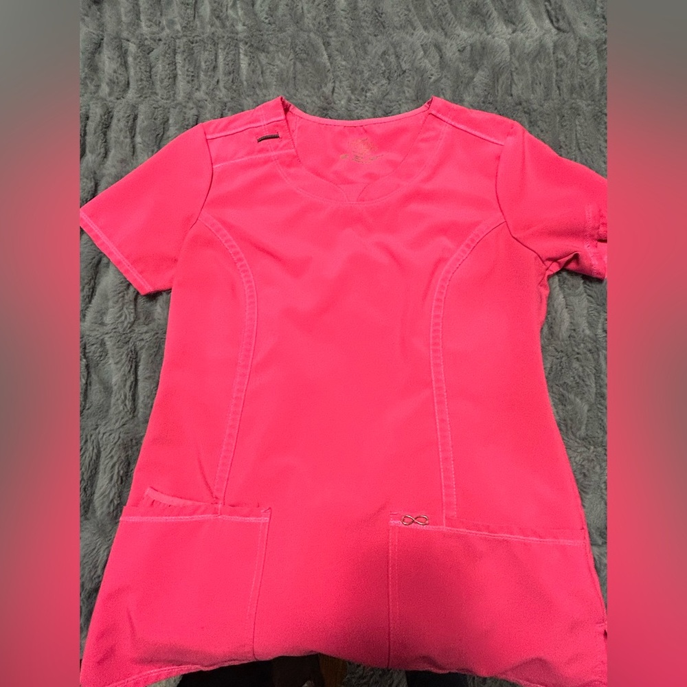 XS Cherokee Infinity SCRUB TOP